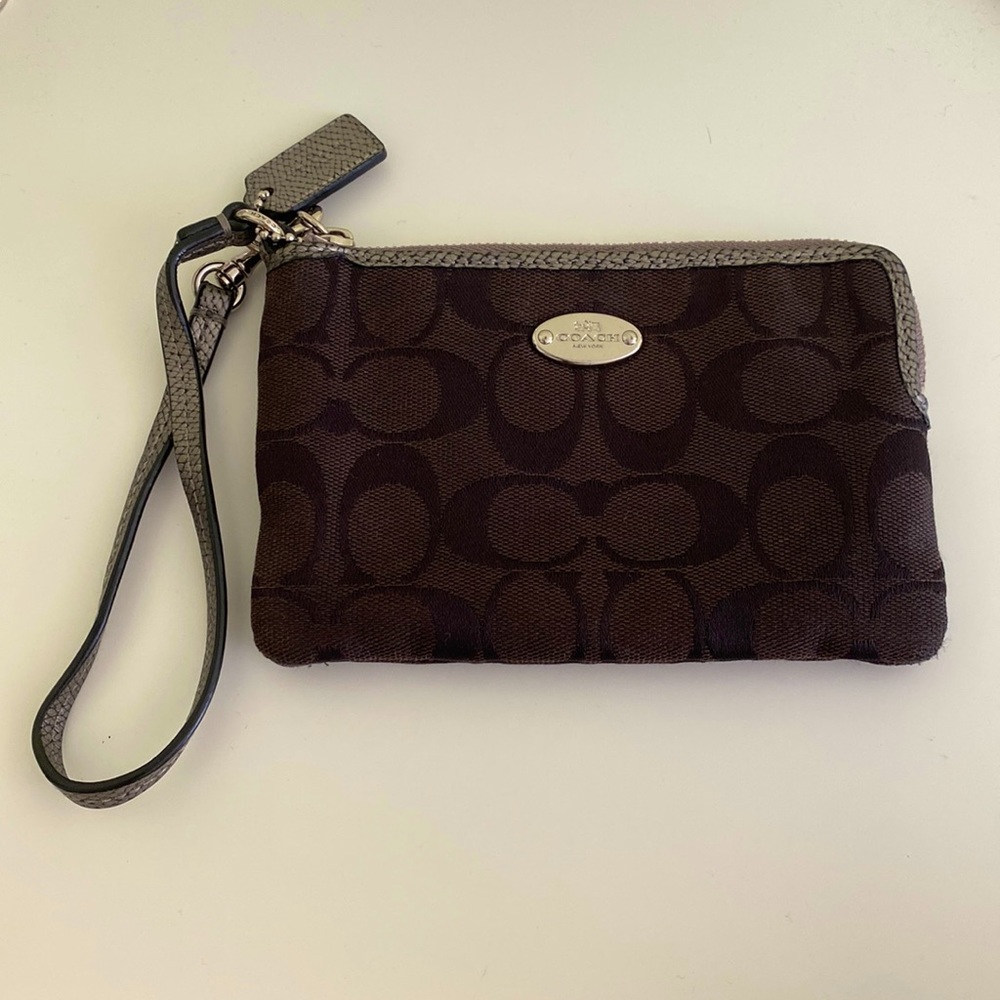 Coach Original Small Wristlet Corner Zip